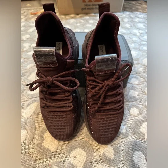 Steve Madden Dark Burgundy Sneakers with Rhinestones size 10 - Picture 5 of 7